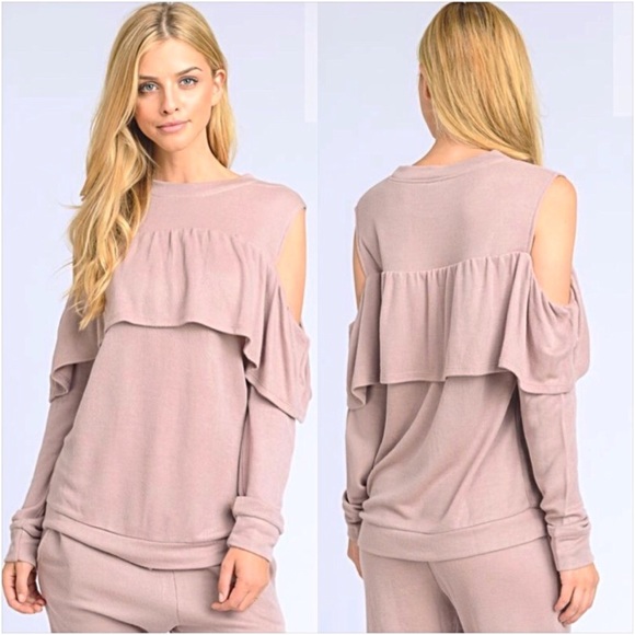 So Pretty Ruffle Cold Shoulder Top Small - Picture 4 of 6